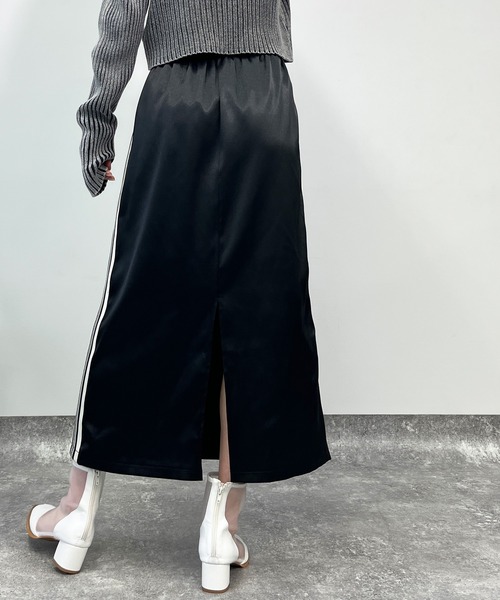 ANAP（アナップ）の「光沢サテンラインスカート（スカート・レディース・イエロー/ブラック/グレー・FREE）」の16枚目の写真