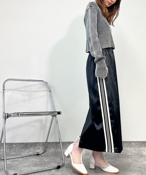 ANAP（アナップ）の「光沢サテンラインスカート（スカート・レディース・イエロー/ブラック/グレー・FREE）」の14枚目の写真