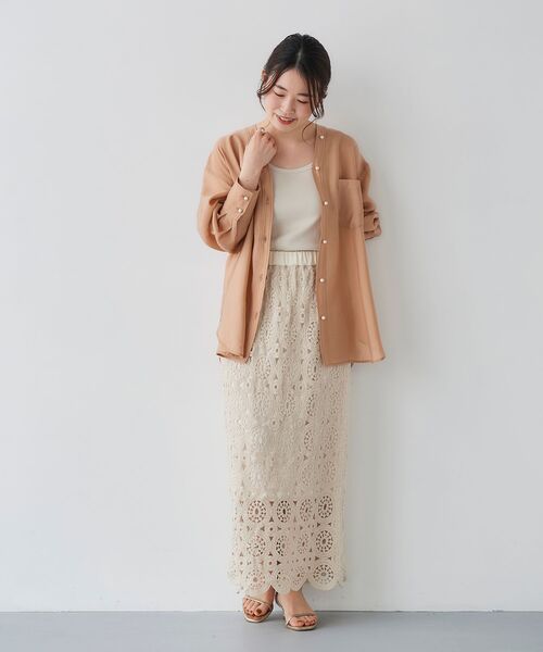 le.coeur blanc(ルクールブラン)の「ノーカラーVネックオーバーシャツ(シャツ/ブラウス・レディース・ピンクベージュ/アイボリー/ダークグレー・38)」の13枚目の写真
