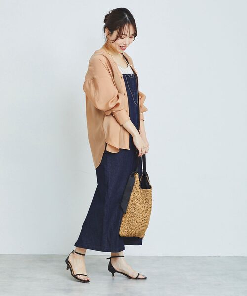 le.coeur blanc(ルクールブラン)の「ノーカラーVネックオーバーシャツ(シャツ/ブラウス・レディース・ピンクベージュ/アイボリー/ダークグレー・38)」の16枚目の写真