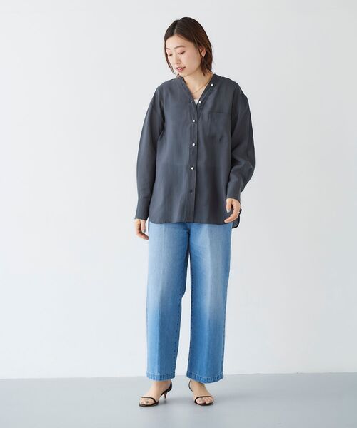 le.coeur blanc(ルクールブラン)の「ノーカラーVネックオーバーシャツ(シャツ/ブラウス・レディース・ピンクベージュ/アイボリー/ダークグレー・38)」の20枚目の写真