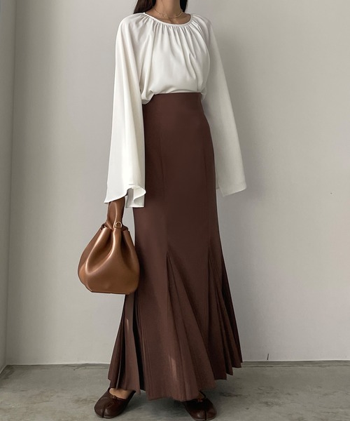 Louere（ルエレ）の「ハイウエストプリーツマーメイドスカート（スカート・レディース・ライトグレー/モカ/ベージュ/チャコールグレー/グレー/オフホワイト/ブラック・SMALL/X-LARGE/LARGE/MEDIUM）」の6枚目の写真