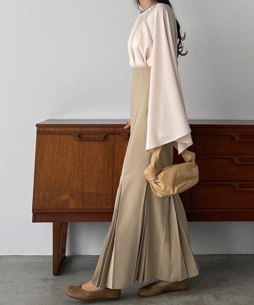 Louere（ルエレ）の「ハイウエストプリーツマーメイドスカート（スカート・レディース・ライトグレー/モカ/ベージュ/チャコールグレー/グレー/オフホワイト/ブラック・SMALL/X-LARGE/LARGE/MEDIUM）」の8枚目の写真