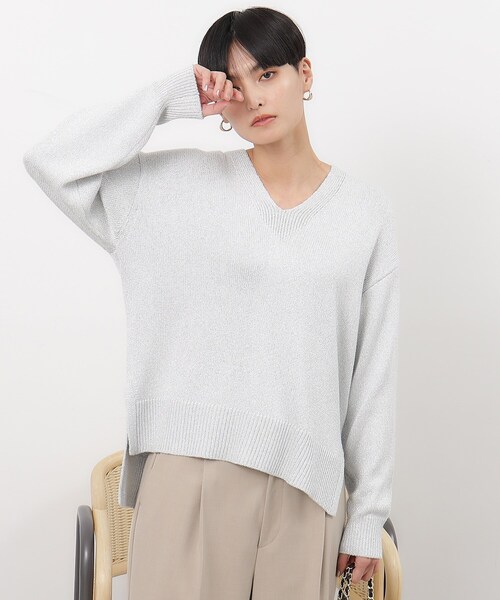 OPAQUE.CLIP（オペークドットクリップ）の「◆ラメヤーンVネックニット【洗える】（ニット/セーター・レディース・ライトイエロー系6/サックスブルー系5/ホワイト系6・42/38/40）」の12枚目の写真