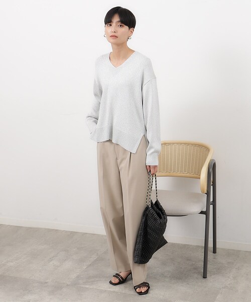 OPAQUE.CLIP（オペークドットクリップ）の「◆ラメヤーンVネックニット【洗える】（ニット/セーター・レディース・ライトイエロー系6/サックスブルー系5/ホワイト系6・42/38/40）」の13枚目の写真