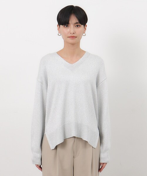 OPAQUE.CLIP（オペークドットクリップ）の「◆ラメヤーンVネックニット【洗える】（ニット/セーター・レディース・ライトイエロー系6/サックスブルー系5/ホワイト系6・42/38/40）」の16枚目の写真