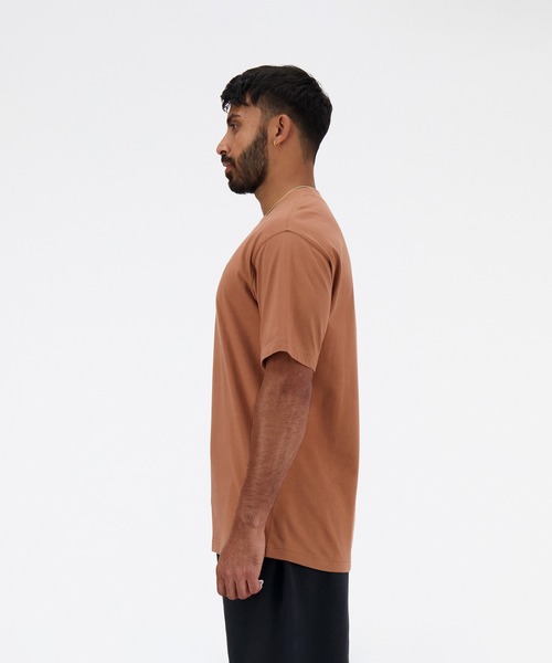 NEW BALANCE(ニューバランス)の「Sport Essentials ショートスリーブTシャツ(Tシャツ/カットソー・メンズ・アイボリー/グリーン/ネイビー/ライトブラウン/ブラック/ホワイト・SMALL/LARGE/MEDIUM/X-LARGE/XX-LARGE)」の8枚目の写真