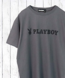 PLAYBOY（プレイボーイ）の「PLAYBOY USAコットン リラックスフィット ロゴプリントTシャツ（Tシャツ/カットソー）」