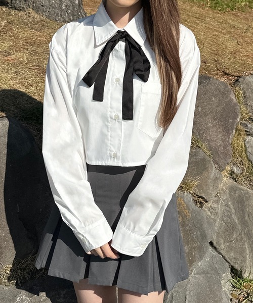 shrita（シュリータ）の「リボン付きボウタイシャツ【キッズでも着れるSサイズ展開あり】（シャツ/ブラウス・キッズ・ホワイト/ブルー/グレー系その他・S/M/L）」の2枚目の写真