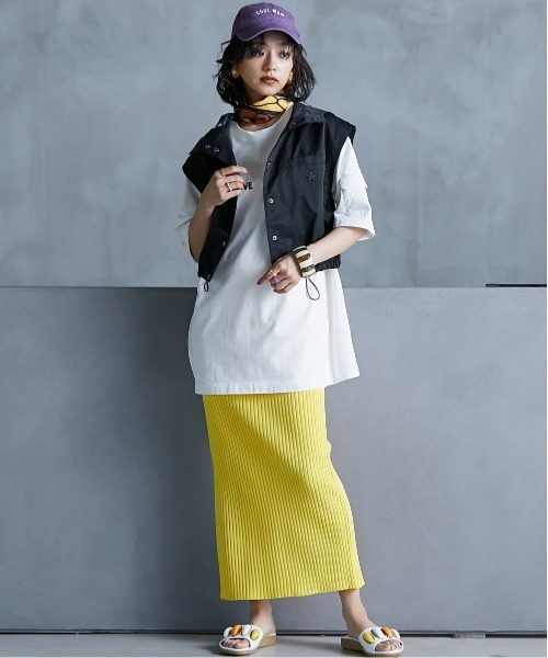 GEVS.（ジェイヴィス）の「＜大きいサイズ＞ クロップド丈パーカーベスト GEVS.（ベスト・レディース・ベージュ/ブラック・5L/4L/3L/LL/L）」の19枚目の写真