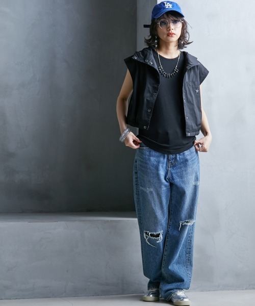 GEVS.（ジェイヴィス）の「＜大きいサイズ＞ クロップド丈パーカーベスト GEVS.（ベスト・レディース・ベージュ/ブラック・5L/4L/3L/LL/L）」の9枚目の写真