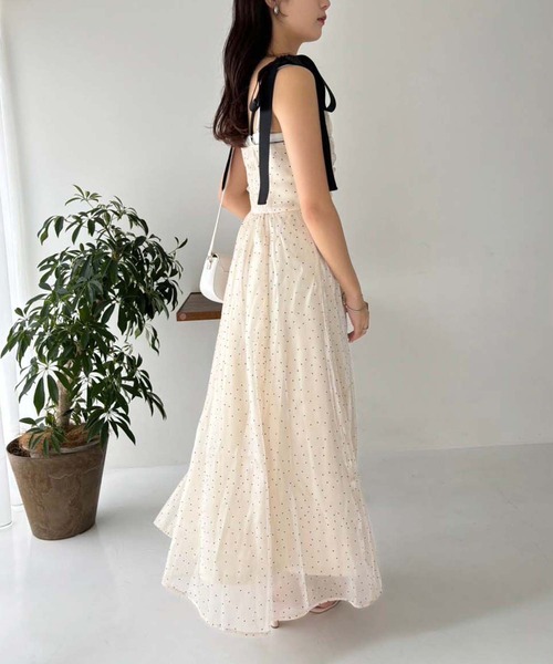 one after another NICE CLAUP（ワンアフターアナザーナイスクラップ）の「肩リボンキャミワンピース（ワンピース・レディース・ベージュ/チャコールグレー/アイボリー/アイボリー系/パープル系その他・FREE）」の22枚目の写真