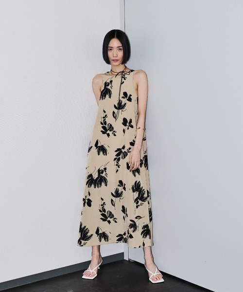 AIC.（エーアイシー）の「フラワープリントアメスリロングワンピース（ワンピース・レディース・ベージュ/ブラック・FREE）」の5枚目の写真