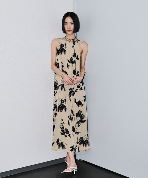 AIC.（エーアイシー）の「フラワープリントアメスリロングワンピース