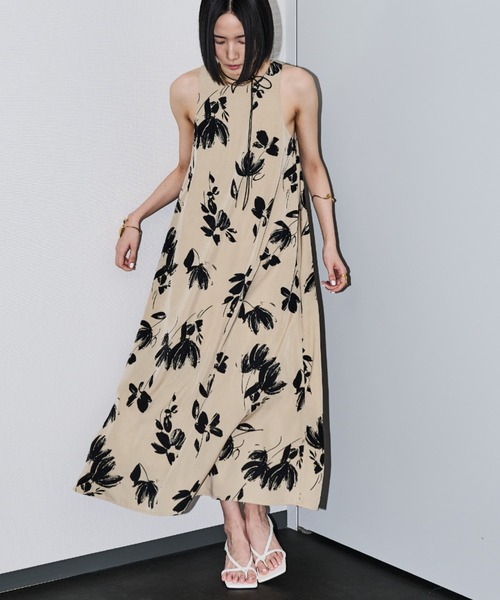 AIC.（エーアイシー）の「フラワープリントアメスリロングワンピース