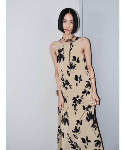AIC.（エーアイシー）の「フラワープリントアメスリロングワンピース（ワンピース・レディース・ベージュ/ブラック・FREE）」の14枚目の写真