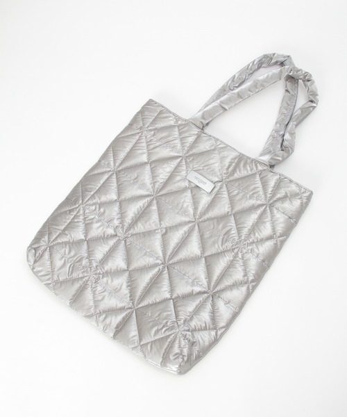 ikka(イッカ)の「キルト縦長トートバッグ(トートバッグ・レディース・グレー/ブラック・FREE)」の2枚目の写真