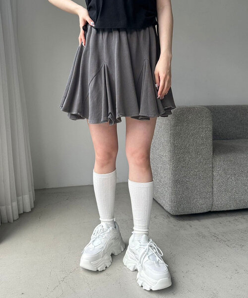 OLIVE des OLIVE(オリーブデオリーブ)の「ボリュームカットミニスカート(スカート・レディース・トップグレー/オートミール/スミクロ・FREE)」の7枚目の写真
