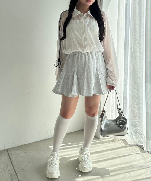 OLIVE des OLIVE(オリーブデオリーブ)の「ボリュームカットミニスカート(スカート・レディース・トップグレー/オートミール/スミクロ・FREE)」の4枚目の写真