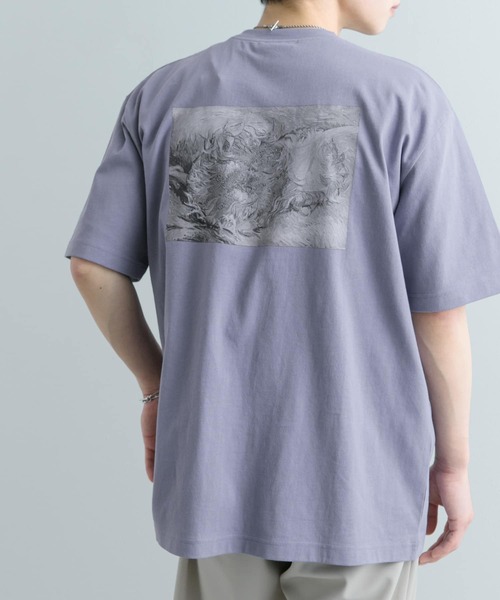 SENSE OF PLACE by URBAN RESEARCH(センスオブプレイスバイアーバンリサーチ)の「『別注』グラフィックアートTシャツ(5分袖)C(Tシャツ/カットソー・メンズ・ホワイト/ブラック/パープル系その他・MEDIUM/LARGE)」の6枚目の写真