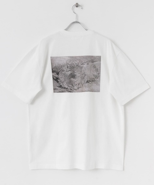 SENSE OF PLACE by URBAN RESEARCH(センスオブプレイスバイアーバンリサーチ)の「『別注』グラフィックアートTシャツ(5分袖)C(Tシャツ/カットソー・メンズ・ホワイト/ブラック/パープル系その他・MEDIUM/LARGE)」の13枚目の写真