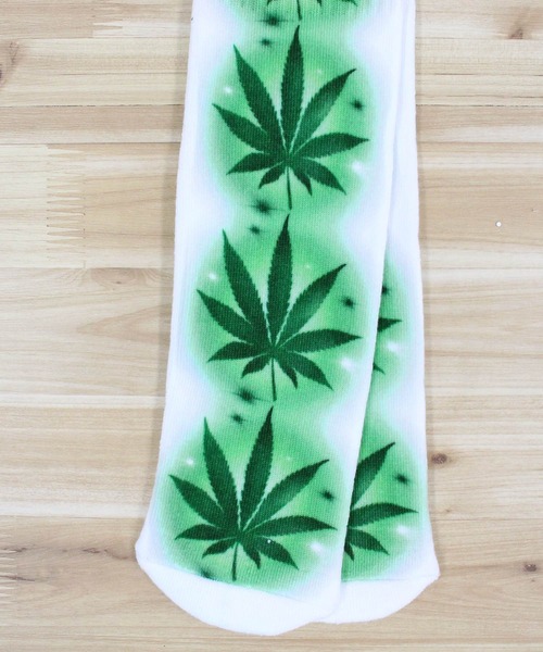 HUF（ハフ）の「エアブラシ デジタル プラントライフソックス 靴下 AIRBRUSH DIGITAL PL SOCK（ソックス/靴下・メンズ・ホワイト/ブラック・OS）」の4枚目の写真