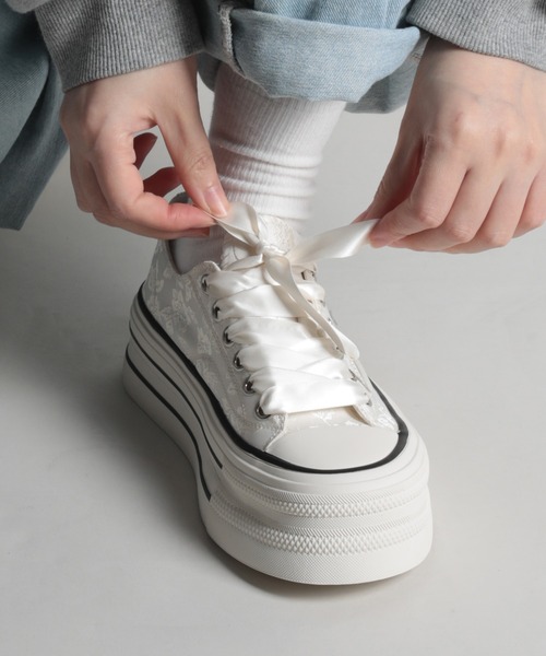 shoes365（シューズスリーシックスファイヴ）の「【shoes365】刺繍模様の装飾厚底スニーカー（スニーカー・レディース・ブラック/オフホワイト・22.5cm/23.0cm/23.5cm/24.0cm/24.5cm/25.0cm）」の10枚目の写真
