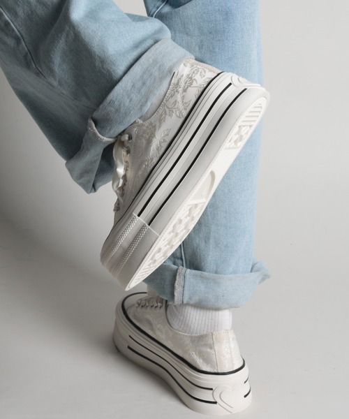 shoes365（シューズスリーシックスファイヴ）の「【shoes365】刺繍模様の装飾厚底スニーカー（スニーカー・レディース・ブラック/オフホワイト・22.5cm/23.0cm/23.5cm/24.0cm/24.5cm/25.0cm）」の11枚目の写真