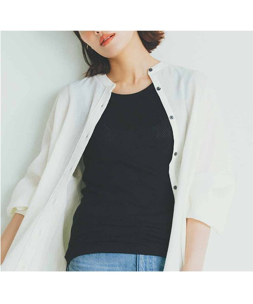 Live in comfort（リブインコンフォート）の「リブ　イン　コンフォート　インに一枚着て安心感アップ！綿１００％メッシュタンクトップ（タンクトップ・レディース・グレー/ブラック/ホワイト・SMALL/MEDIUM/LARGE/X-LARGE/XX-LARGE/XXX-LARGE）」の2枚目の写真