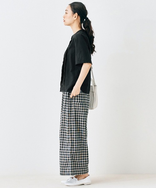 and myera（アンド マイラ）の「ａｎｄ　ｍｙｅｒａ　幅広タックブラウス（シャツ/ブラウス・レディース・ホワイト/ブラック・LARGE/MEDIUM/X-LARGE/SMALL）」の8枚目の写真