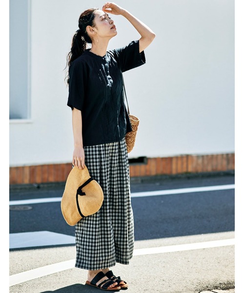 and myera（アンド マイラ）の「ａｎｄ　ｍｙｅｒａ　幅広タックブラウス（シャツ/ブラウス・レディース・ホワイト/ブラック・LARGE/MEDIUM/X-LARGE/SMALL）」の5枚目の写真