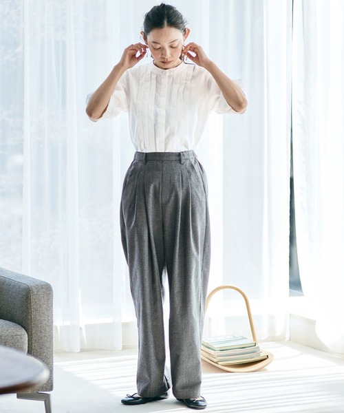 and myera（アンド マイラ）の「ａｎｄ　ｍｙｅｒａ　幅広タックブラウス（シャツ/ブラウス・レディース・ホワイト/ブラック・LARGE/MEDIUM/X-LARGE/SMALL）」の12枚目の写真