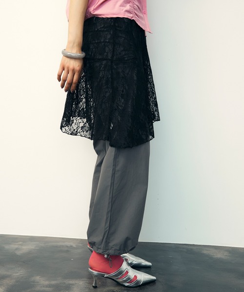 uyu.（ウユ）の「Lace Flare Middle Skirt / レースフレアミドルスカート【uyu./ウユ】（スカート・レディース・ホワイト/ブラック・FREE）」の14枚目の写真