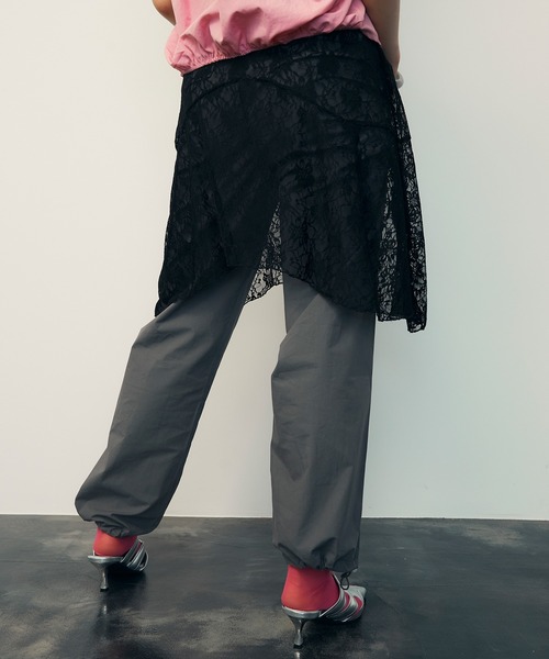 uyu.（ウユ）の「Lace Flare Middle Skirt / レースフレアミドルスカート【uyu./ウユ】（スカート・レディース・ホワイト/ブラック・FREE）」の15枚目の写真