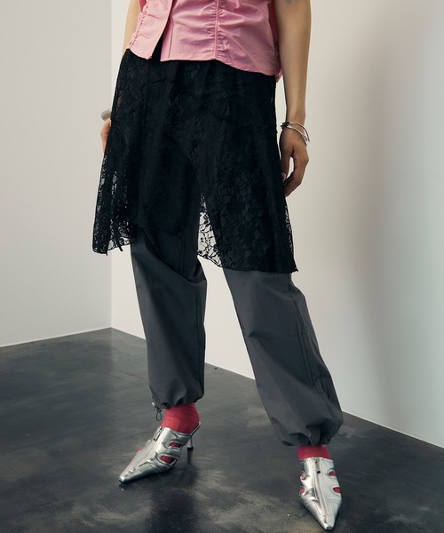 uyu.（ウユ）の「Lace Flare Middle Skirt / レースフレアミドルスカート【uyu./ウユ】（スカート・レディース・ホワイト/ブラック・FREE）」の12枚目の写真