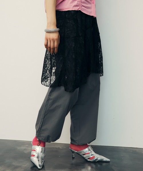 uyu.（ウユ）の「Lace Flare Middle Skirt / レースフレアミドルスカート【uyu./ウユ】（スカート・レディース・ホワイト/ブラック・FREE）」の13枚目の写真