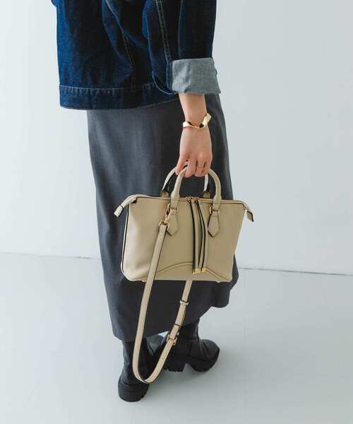 RODE SKO（ロデスコ）の「メタルストラップミニボストンバッグ（ボストンバッグ・レディース・ブラック/アイボリー/モカ・ONE）」の7枚目の写真