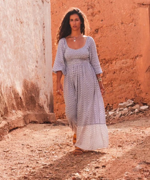 ROXY（ロキシー）の「BORDERLINE MAXI/ロキシー長袖マキシワンピ（ワンピース・レディース・ブルー・LARGE/MEDIUM/SMALL）」の9枚目の写真