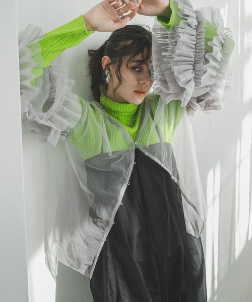 bohmal（ボマール）の「ボリュームチュールVネックカーディガン（Tシャツ/カットソー・レディース・アイボリー/ブラック/グレー・FREE）」の3枚目の写真