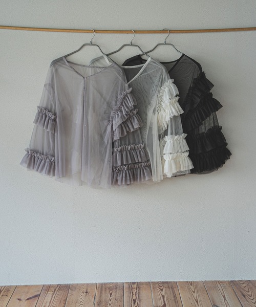 bohmal（ボマール）の「ボリュームチュールVネックカーディガン（Tシャツ/カットソー・レディース・アイボリー/ブラック/グレー・FREE）」の10枚目の写真