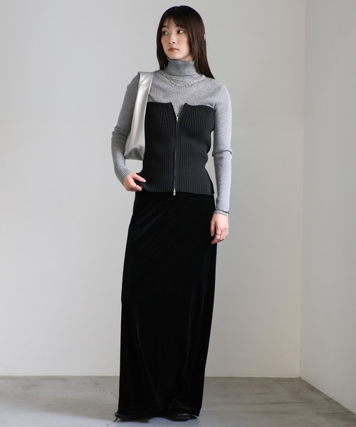 select MOCA(セレクトモカ)の「ジッパーリブニットビスチェ(ベスト・レディース・グレイッシュベージュ/ブラック/アイボリー・FREE)」の5枚目の写真