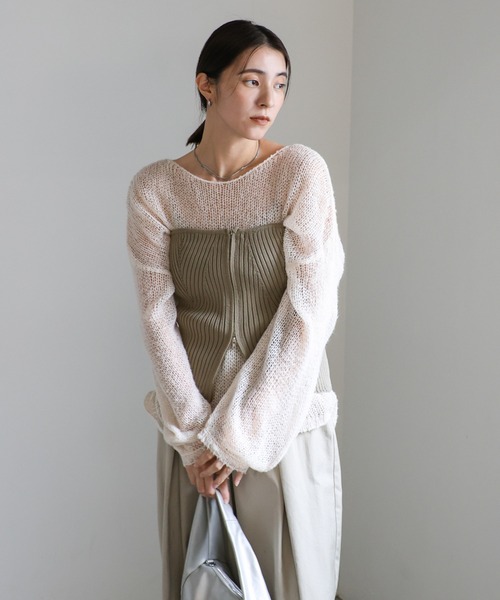 select MOCA(セレクトモカ)の「ジッパーリブニットビスチェ(ベスト・レディース・グレイッシュベージュ/ブラック/アイボリー・FREE)」の8枚目の写真