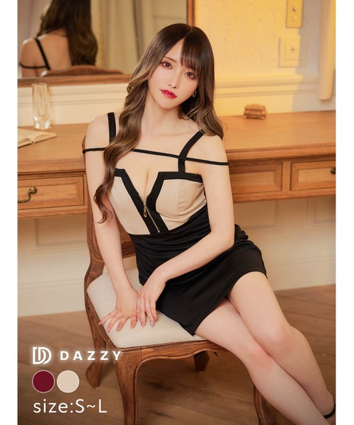 DAZZY(デイジー)の「バイカラー フロントジップ オフショル コード スリット タイト ミニドレス(ドレス・レディース・ブラック/ブラック×ベージュ・S/M/L)」の6枚目の写真