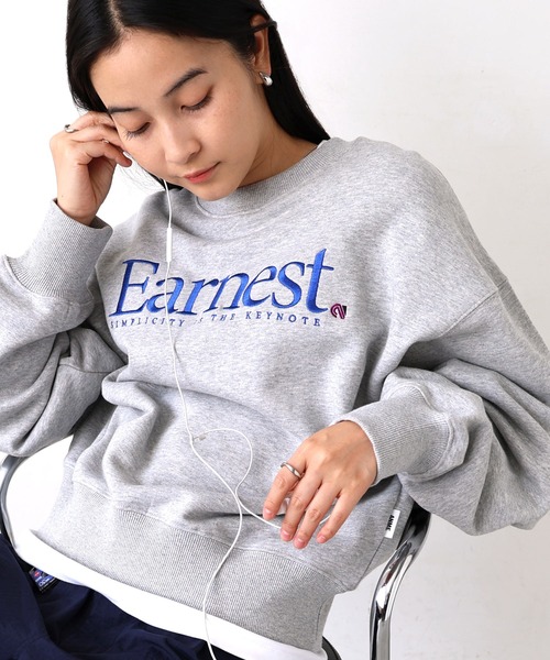 ANME（アンメ）の「Earnestエンブロイダリー裏毛スウェットトップス（スウェット・レディース・オートミール/ネイビー/アイボリー/ブラック/杢グレー・L/M/XL）」の4枚目の写真