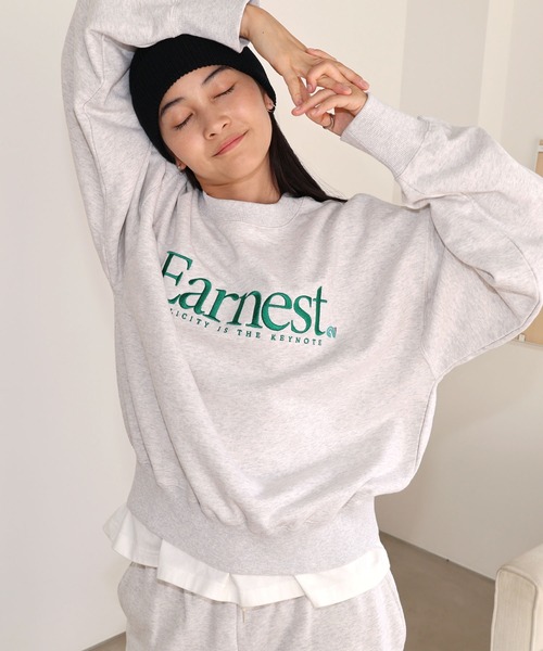 ANME（アンメ）の「Earnestエンブロイダリー裏毛スウェットトップス（スウェット・レディース・オートミール/ネイビー/アイボリー/ブラック/杢グレー・L/M/XL）」の6枚目の写真