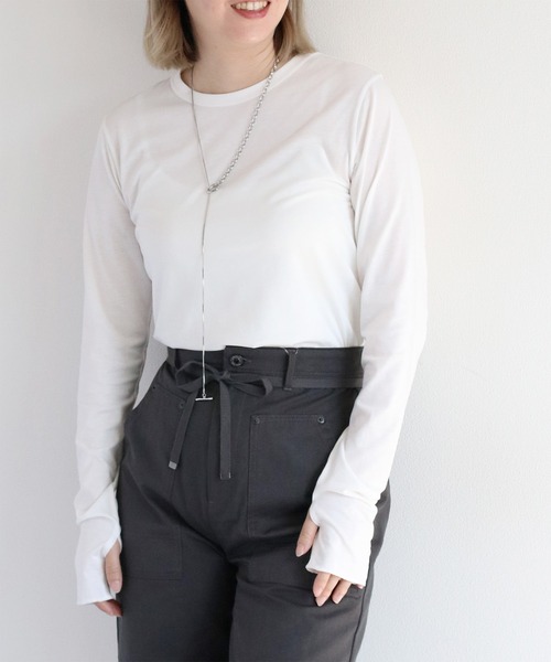 cepo（セポ）の「フィンガーホールロングスリーブTee（Tシャツ/カットソー・レディース・ブラック/ブラウン/オフホワイト/オレンジ/ブルー/サックスブルー/イエロー・M）」の2枚目の写真