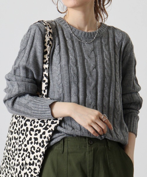 FUNALIVE(ファンアライブ)の「Cable knit crew neck knit / ケーブル編みクルーネックニット unisex(ニット/セーター・メンズ・グレー系2/グレー系3/レッド系1/ネイビー系2/ブラック系2/グレー系1/ネイビー系1/ブラック系1/ブラック系3/ブラック/キャメル/オフホワイト/ネイビー/ホワイト系2/ホワイト系1/杢グレー・LL/L/M)」の8枚目の写真