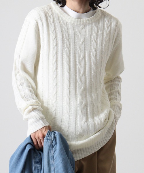 FUNALIVE(ファンアライブ)の「Cable knit crew neck knit / ケーブル編みクルーネックニット unisex(ニット/セーター・メンズ・グレー系2/グレー系3/レッド系1/ネイビー系2/ブラック系2/グレー系1/ネイビー系1/ブラック系1/ブラック系3/ブラック/キャメル/オフホワイト/ネイビー/ホワイト系2/ホワイト系1/杢グレー・LL/L/M)」の2枚目の写真