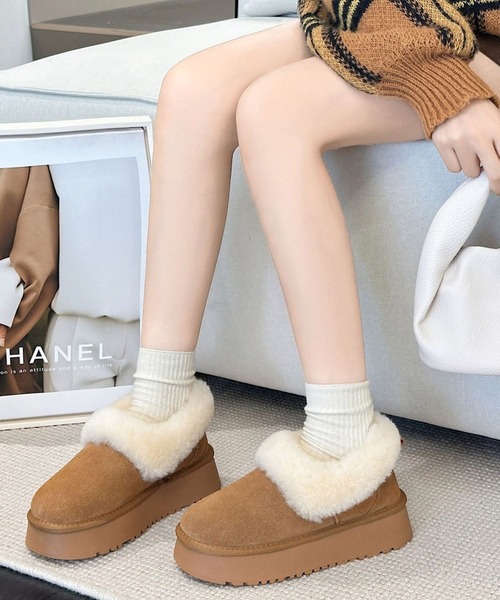 WEGO（ウィゴー）の「WEGO/フェイクムートンファーローブーツ（ブーツ・レディース・キャメル/ブラック・MEDIUM/LARGE/SMALL）」の2枚目の写真