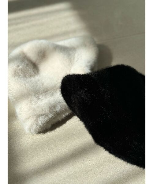 LAGUNAMOON（ラグナムーン）の「シャギーファーバケットハット（ハット・レディース・ホワイト/ブラック・FREE）」の3枚目の写真